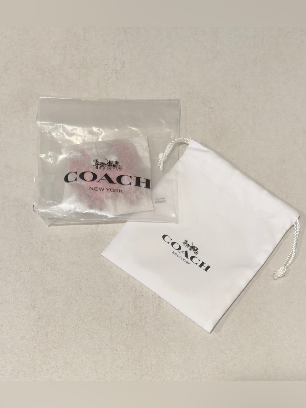 ❤️ Coach Limited Edition Red Crab Patent Leather Embossed Charm Key Ring - Rare! - Picture 12 of 15